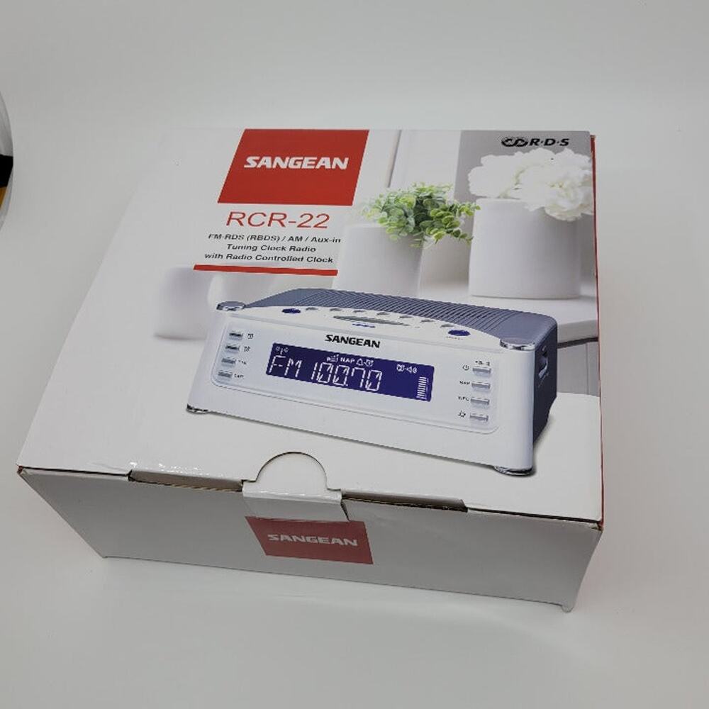 Sangean RCR-22 FM-RDS (RBDS)  AM Aux-in Tuning Clock Radio with Radio clock New